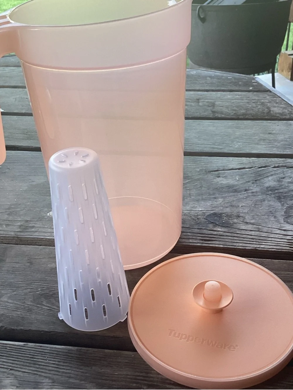 Tupperware Pitcher with Infuser Insert - 1 gallon - light pink
